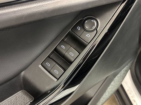 Used 2026 Chevrolet Equinox LT FWD image 21