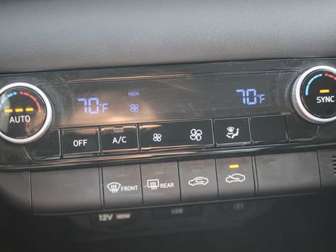 Used 2023 Hyundai Elantra SEL FWD image 7