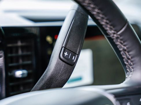 Used 2024 GMC Sierra 2500 SLT w/ SLT Premium Package image 21