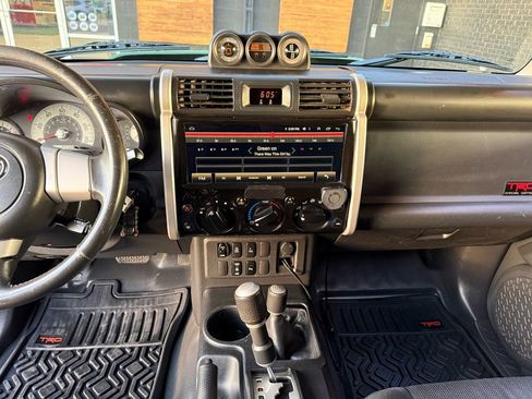 Used 2007 Toyota FJ Cruiser 4WD image 24