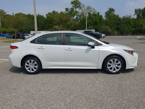 Certified 2024 Toyota Corolla LE image 3