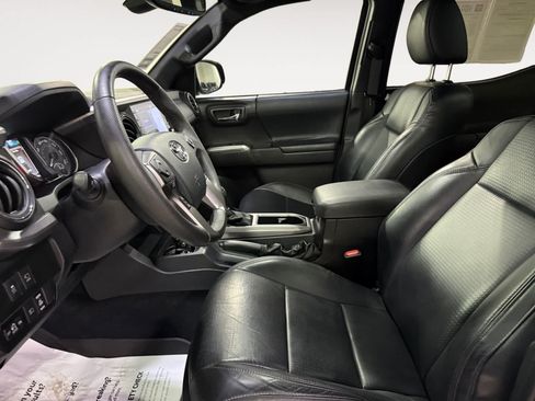Used 2023 Toyota Tacoma Limited AWD/4WD image 15