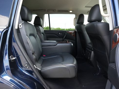 Used 2019 INFINITI QX80 Luxe w/ All-Season Package image 18