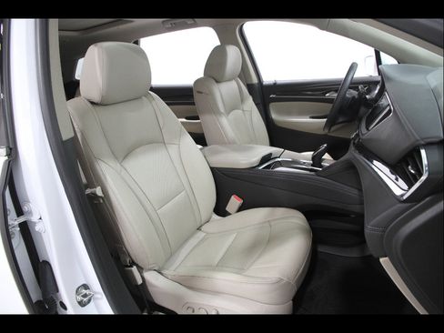 Used 2020 Buick Enclave Premium w/ Sun and Sites Package AWD/4WD image 18