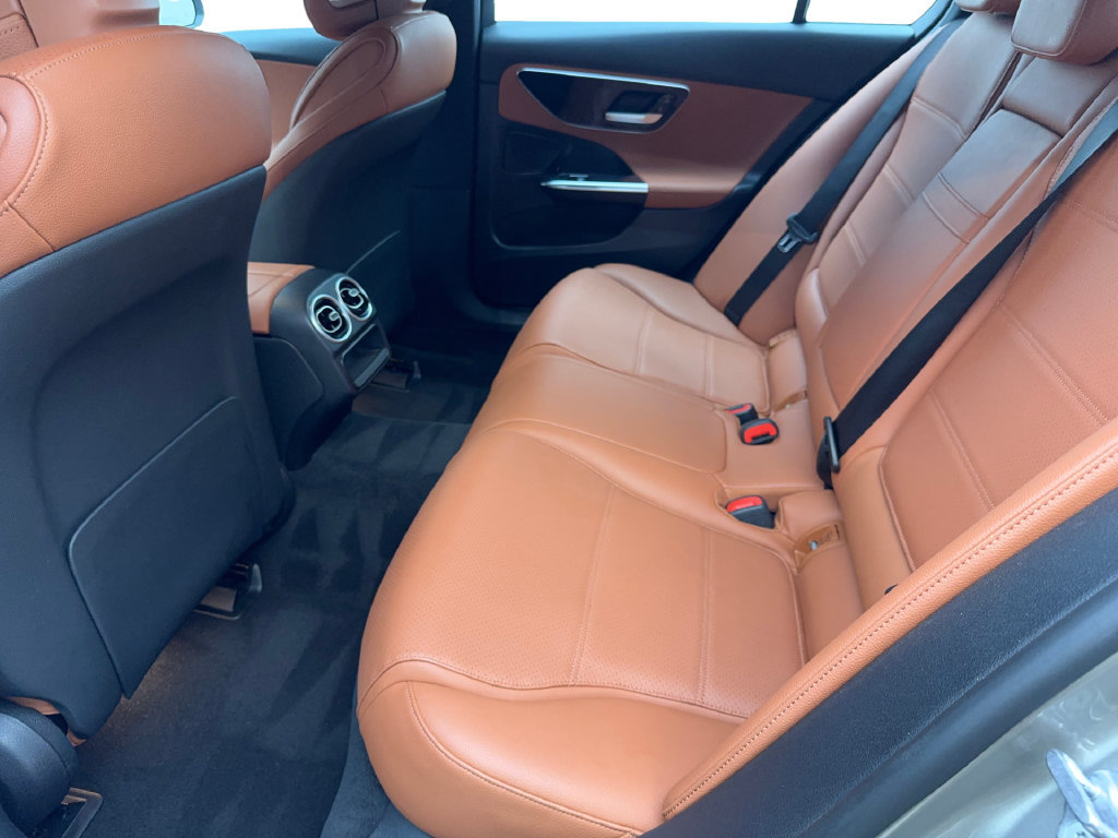 Used 2022 Mercedes-Benz C 300 Sedan image 33