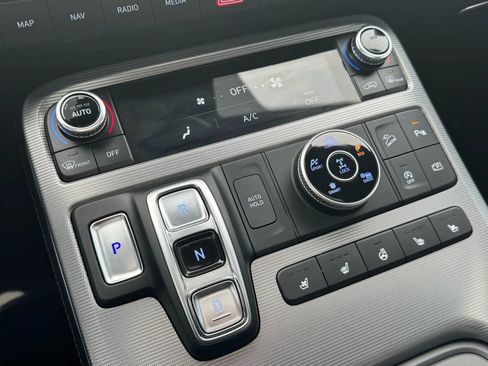 Used 2024 Hyundai Palisade Calligraphy image 19