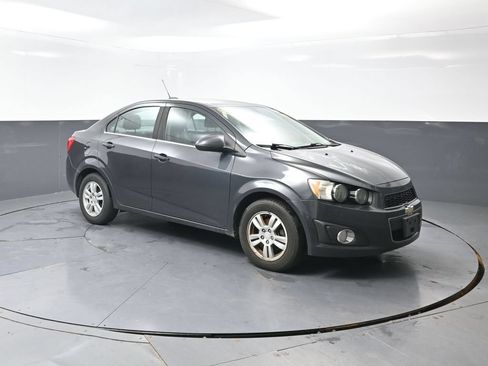 Used 2015 Chevrolet Sonic LT FWD image 3