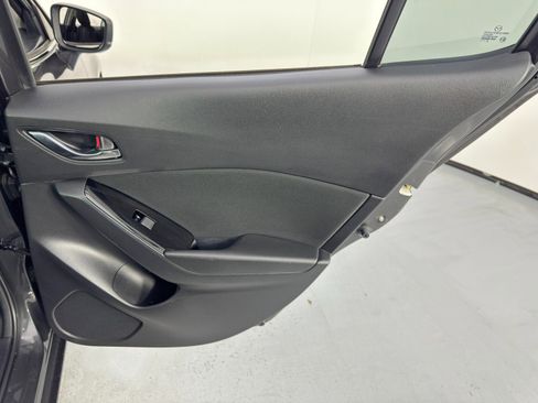 Used 2018 MAZDA MAZDA3 Sport w/ Preferred Equipment Package image 39