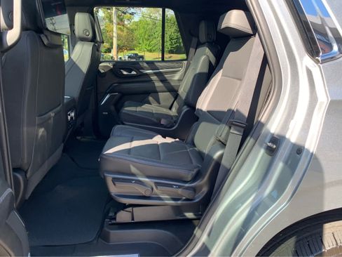 Used 2023 GMC Yukon Denali w/ Denali Reserve Package image 23