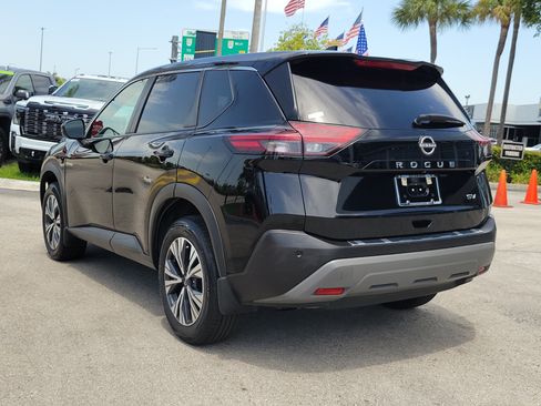Used 2022 Nissan Rogue SV FWD image 7