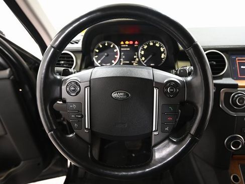 Used 2016 Land Rover LR4 HSE Silver Edition image 4