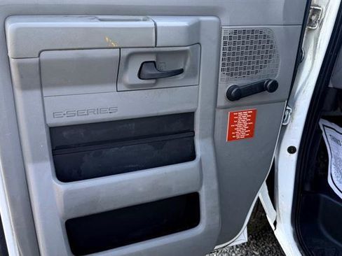 Used 2014 Ford E-350 and Econoline 350 Super Duty RWD image 31