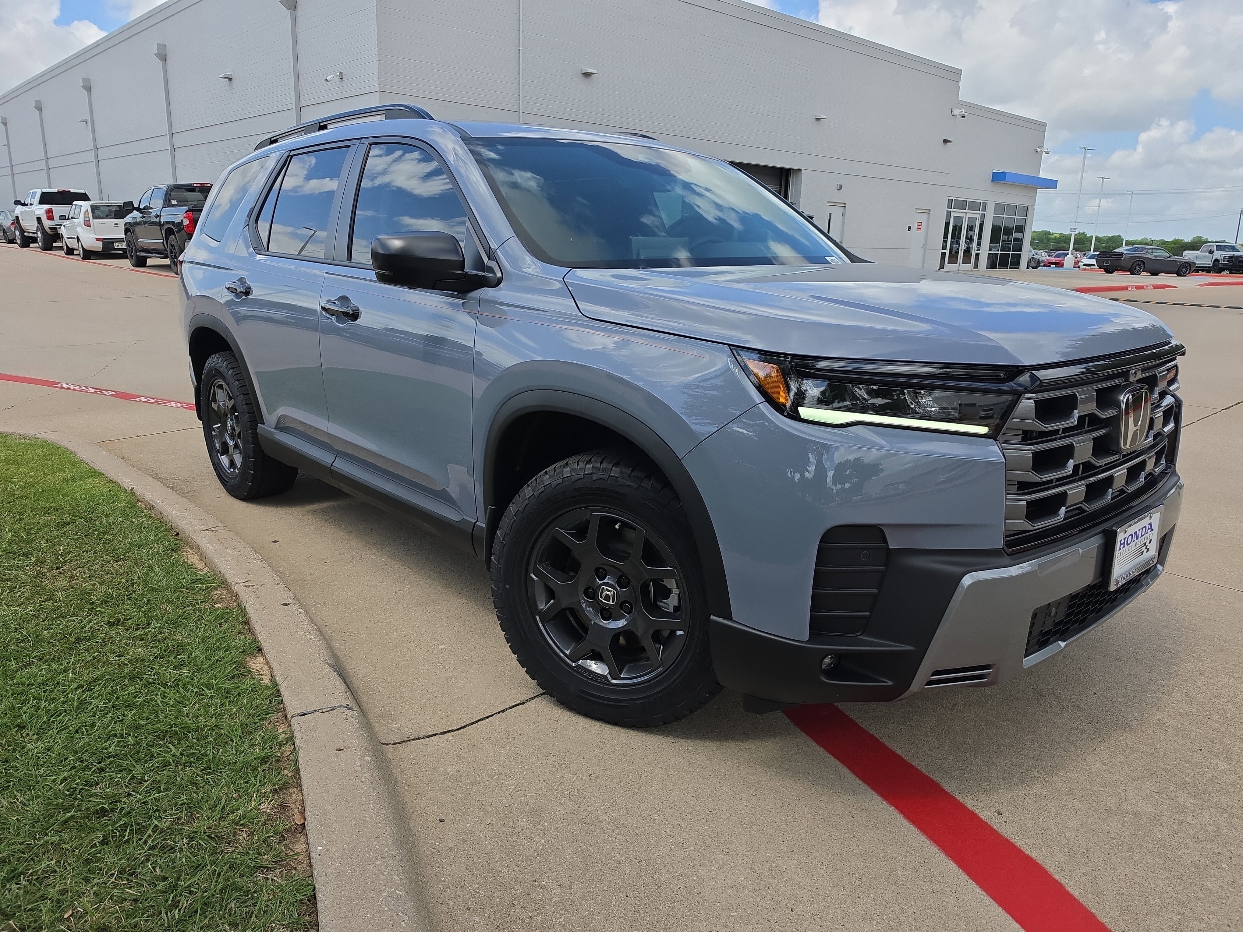 New 2026 Honda Pilot TrailSport image 2
