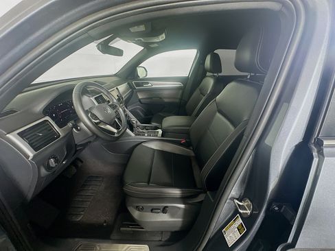Used 2022 Volkswagen Atlas Cross Sport SE w/ Black Wheel Package FWD image 13