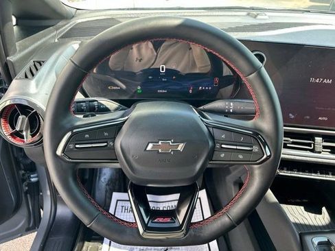 Used 2025 Chevrolet Equinox EV RS FWD image 16