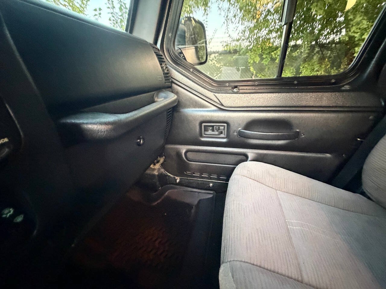 Used 2004 Jeep Wrangler 4WD image 19
