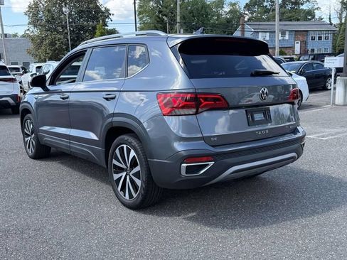 Used 2023 Volkswagen Taos SE w/ Panoramic Sunroof Package AWD/4WD image 4