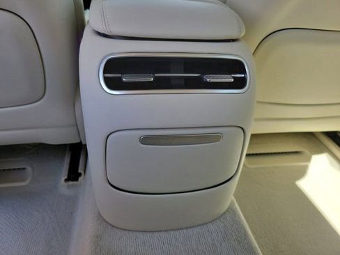 Used 2025 Genesis G90 3.5T AWD/4WD image 16