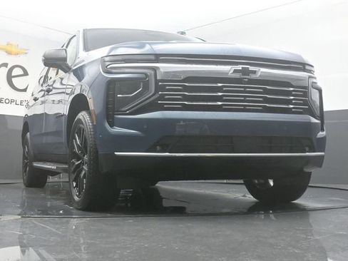 New 2025 Chevrolet Suburban Premier image 3