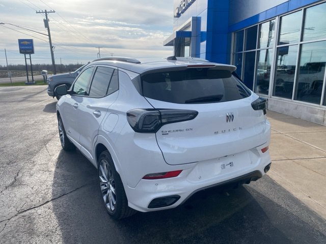 Used 2025 Buick Encore GX Avenir w/ Avenir Technology Package AWD/4WD image 3