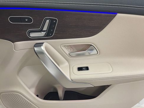 Used 2023 Mercedes-Benz CLA 250 4MATIC image 20