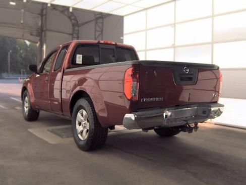 Used 2013 Nissan Frontier SV RWD image 2