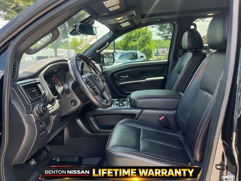 Used 2022 Nissan Titan PRO-4X w/ Pro-4x Convenience Package AWD/4WD image 11