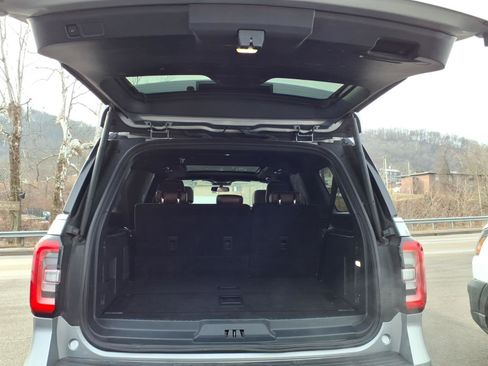 Used 2024 Ford Expedition Max Limited image 9