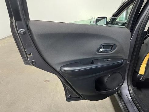 Used 2019 Honda HR-V LX image 19
