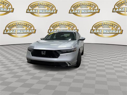 Used 2024 Honda Accord Touring image 6