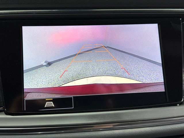 Used 2024 Buick Enclave Essence FWD image 4
