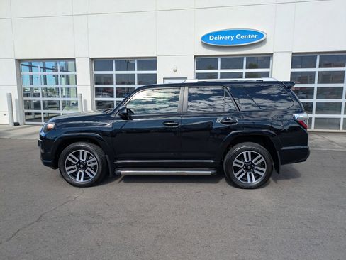 Used 2023 Toyota 4Runner Limited AWD/4WD image 10