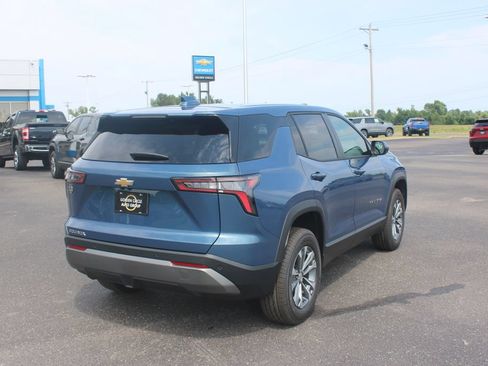 New 2027 Chevrolet Equinox LT w/ Convenience Package II FWD image 9