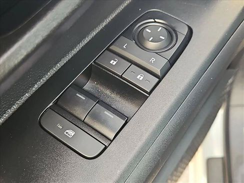Certified 2025 Toyota Tacoma SR w/ SR Upgrade Package RWD image 11