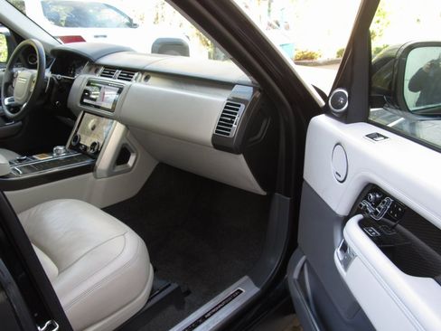 Used 2019 Land Rover Range Rover Autobiography image 19
