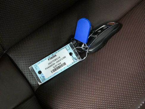 Certified 2025 Porsche Panamera 4 AWD/4WD image 35