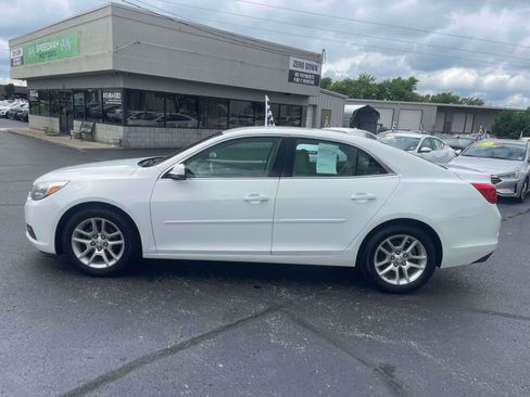 Used 2016 Chevrolet Malibu LT w/ Power Convenience Package FWD image 4