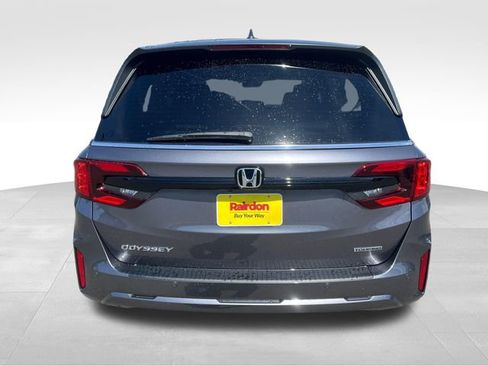New 2026 Honda Odyssey Touring image 7