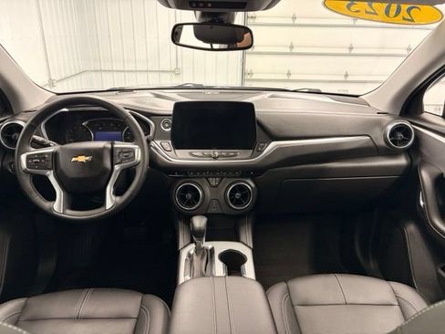 Used 2023 Chevrolet Blazer LT AWD/4WD image 13
