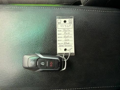 Used 2016 Ford Explorer XLT AWD/4WD image 31