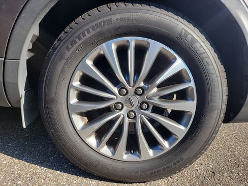 Used 2018 Lincoln MKX Select w/ Lincoln MKX Climate Package image 8