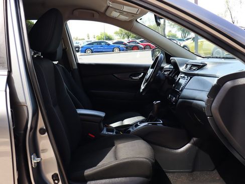 Used 2018 Nissan Rogue SV AWD/4WD image 26