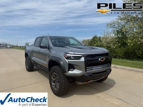Used 2025 Chevrolet Colorado ZR2 w/ Technology Package AWD/4WD image 1
