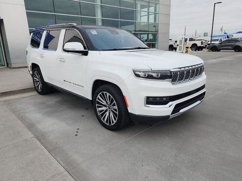 Used 2022 Jeep Grand Wagoneer Series III image 3