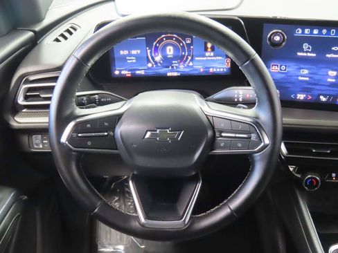 Used 2025 Chevrolet Traverse LT w/ Midnight/Sport Edition AWD/4WD image 8