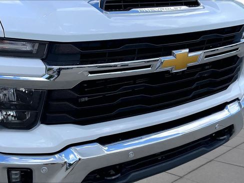 Used 2025 Chevrolet Silverado 2500 LT w/ Safety Package AWD/4WD image 31