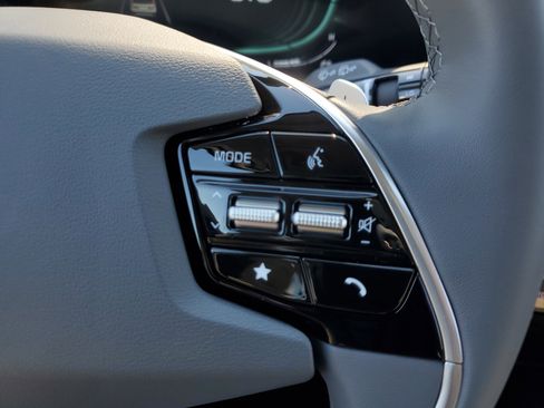 New 2025 Kia Niro EX image 27