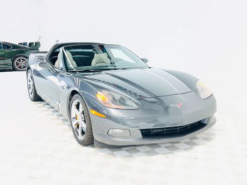 Used 2009 Chevrolet Corvette Coupe w/ Preferred Equipment Group RWD image 2