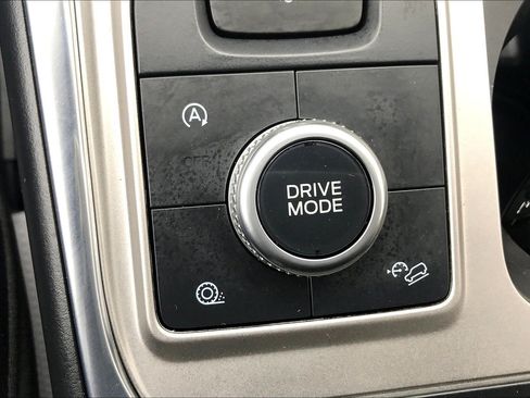 Used 2021 Ford Explorer XLT AWD/4WD image 34
