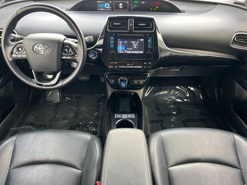 Used 2019 Toyota Prius XLE image 3
